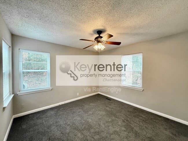 Building Photo - 305 Sunrise Ln