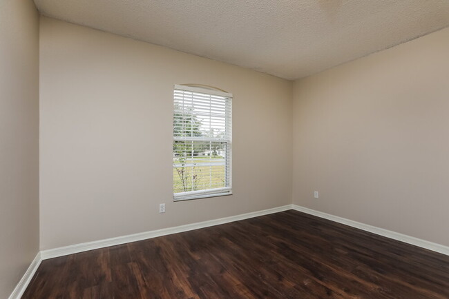 Building Photo - 2290 Barn Wood court