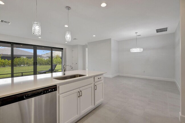 Building Photo - 12557 SW Rain River Dr