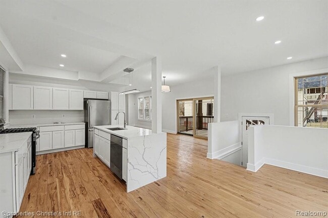 Building Photo - 1463 Baldwin St