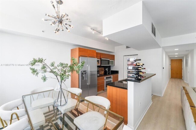 Primary Photo - 244 Biscayne Blvd