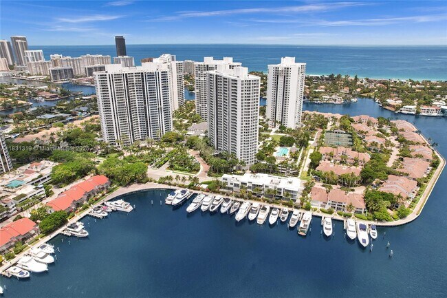 Building Photo - 21055 Yacht Club Dr