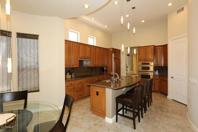 Building Photo - 7371 E Vaquero Dr