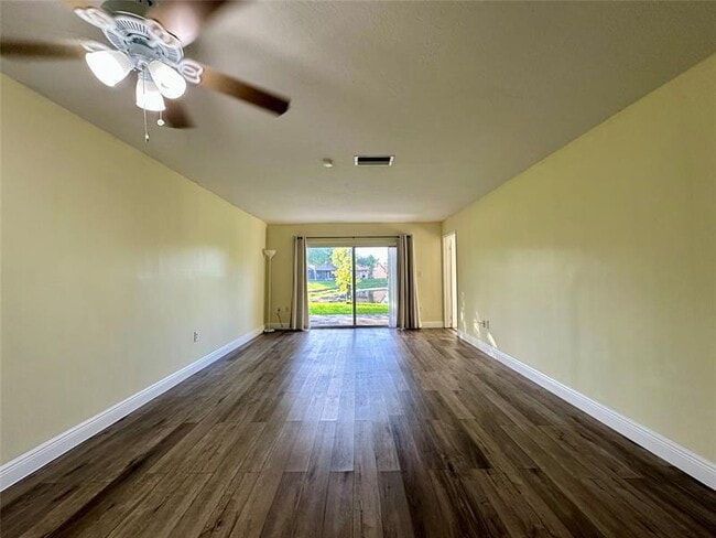 Building Photo - 10875 NW 29th Manor
