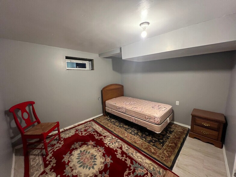 Primary Photo - 140 Mitchells Way