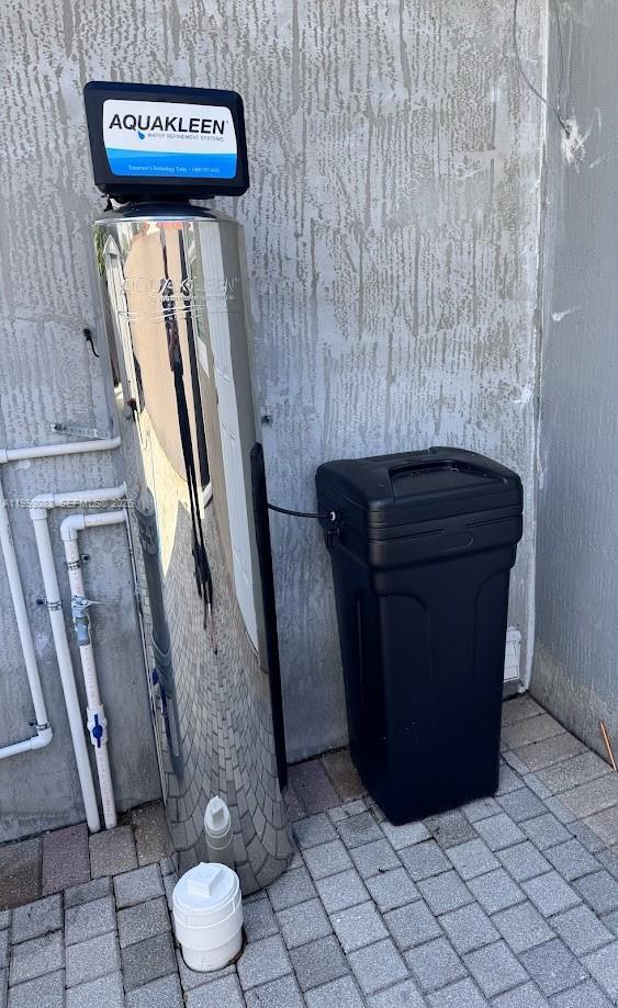 Building Photo - 16082 NE 9th Ct