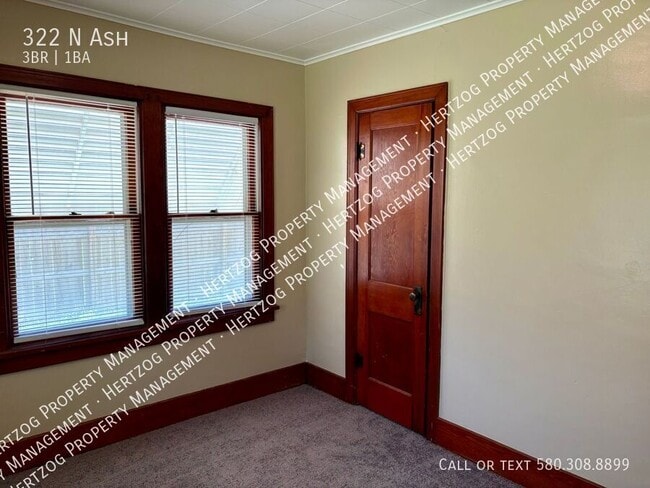 Building Photo - 322 N Ash-