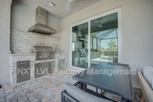 Building Photo - 16112 Lakeland Dr