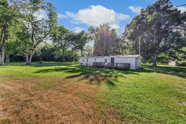 Building Photo - 2558 Liverpool Rd