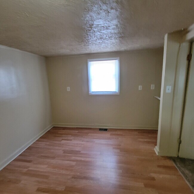 Building Photo - Near Southeast 3BR/2BA Home for Rent!