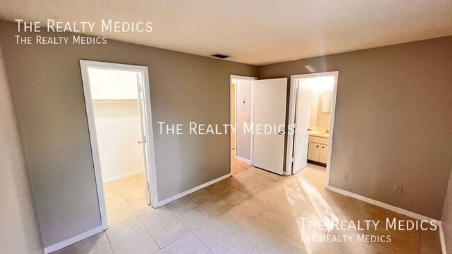 Building Photo - 12347 Antonio Cir