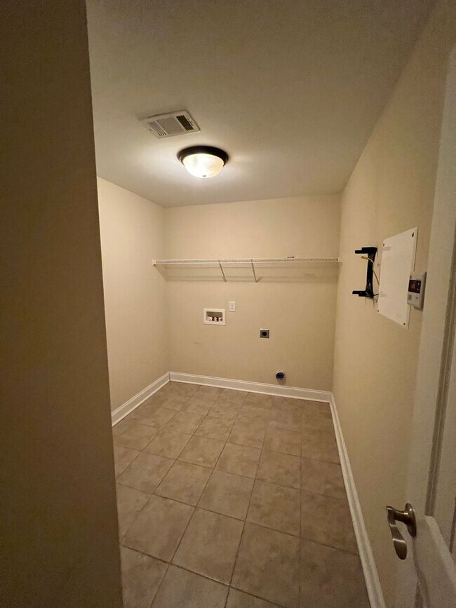 Building Photo - Beautiful Prattville Home