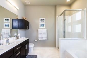 Building Photo - 2712 S 5th St