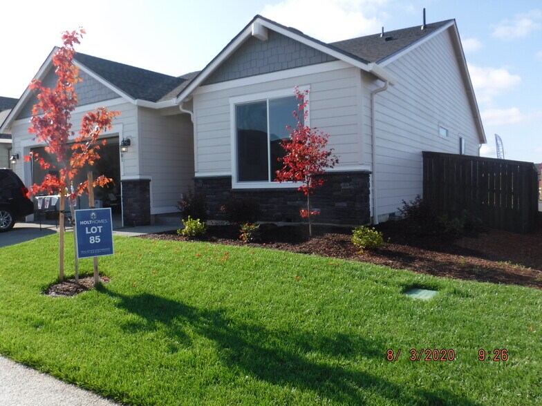 Building Photo - 10701 NE 99th Ave