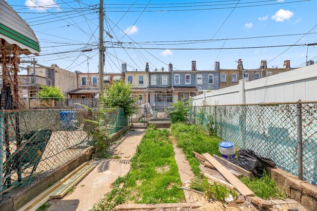 Building Photo - 146 N Ellwood Ave