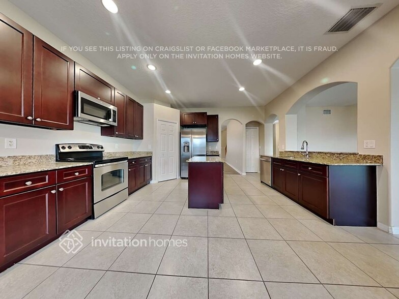 Building Photo - 4453 Creekside Dr