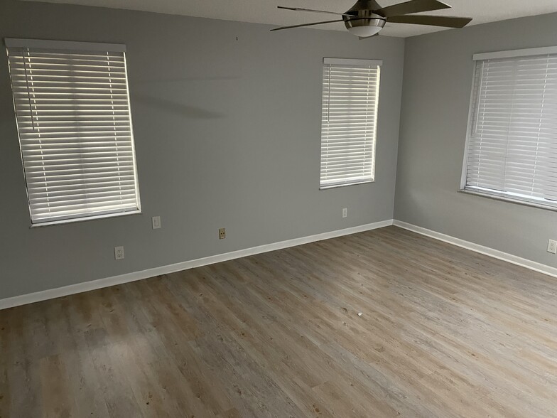 Building Photo - 980 NW 79th Ter
