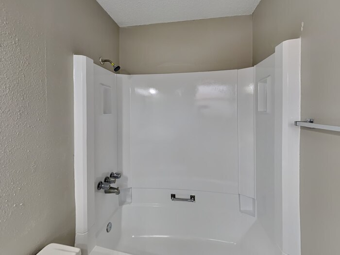 Building Photo - 20113 Burle Oak Dr