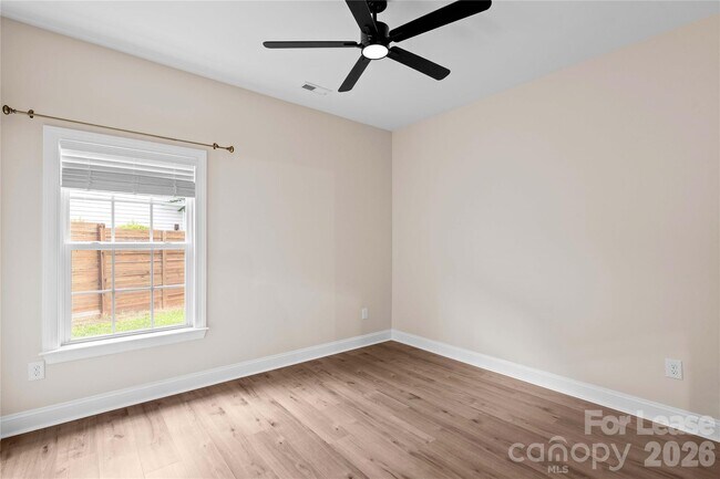 Building Photo - 983 Jerry Lees Way