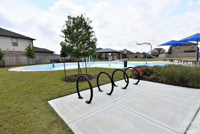 Building Photo - 10012 Deussen Ln