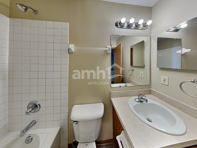 Building Photo - 180 Shaleridge Dr