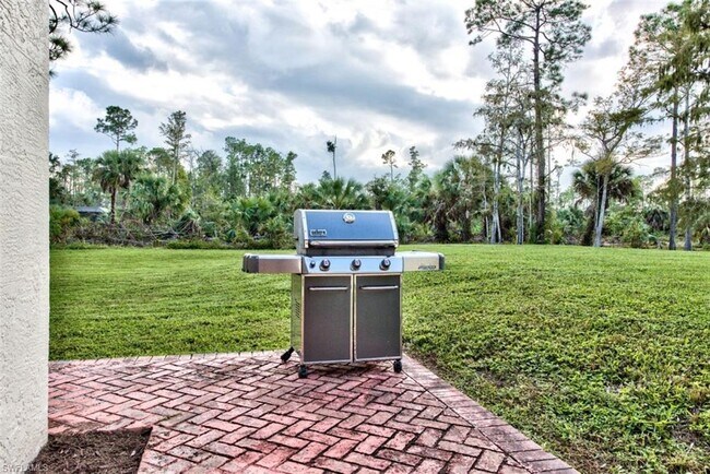 Building Photo - 2225 23rd St SW