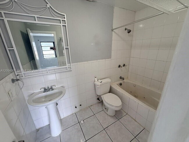 Building Photo - 633 W 68th St