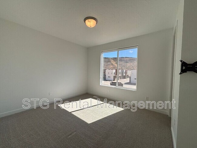 Building Photo - 901 Walker Wy