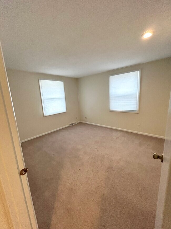 Building Photo - 5109 Coachman Rd