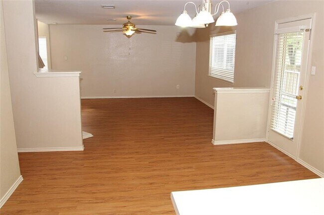 Building Photo - 3414 Flowstone Ln
