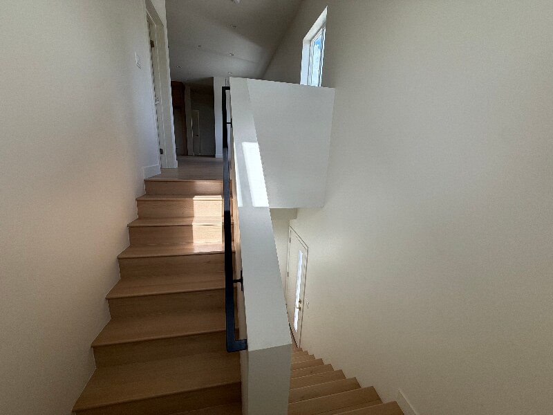 Building Photo - 10157 Swinton Ave