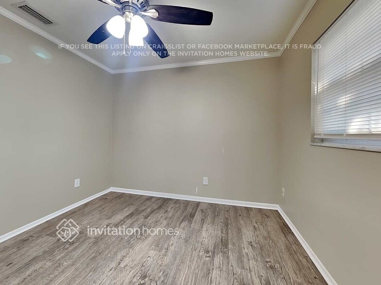 Building Photo - 102 Valley Cir