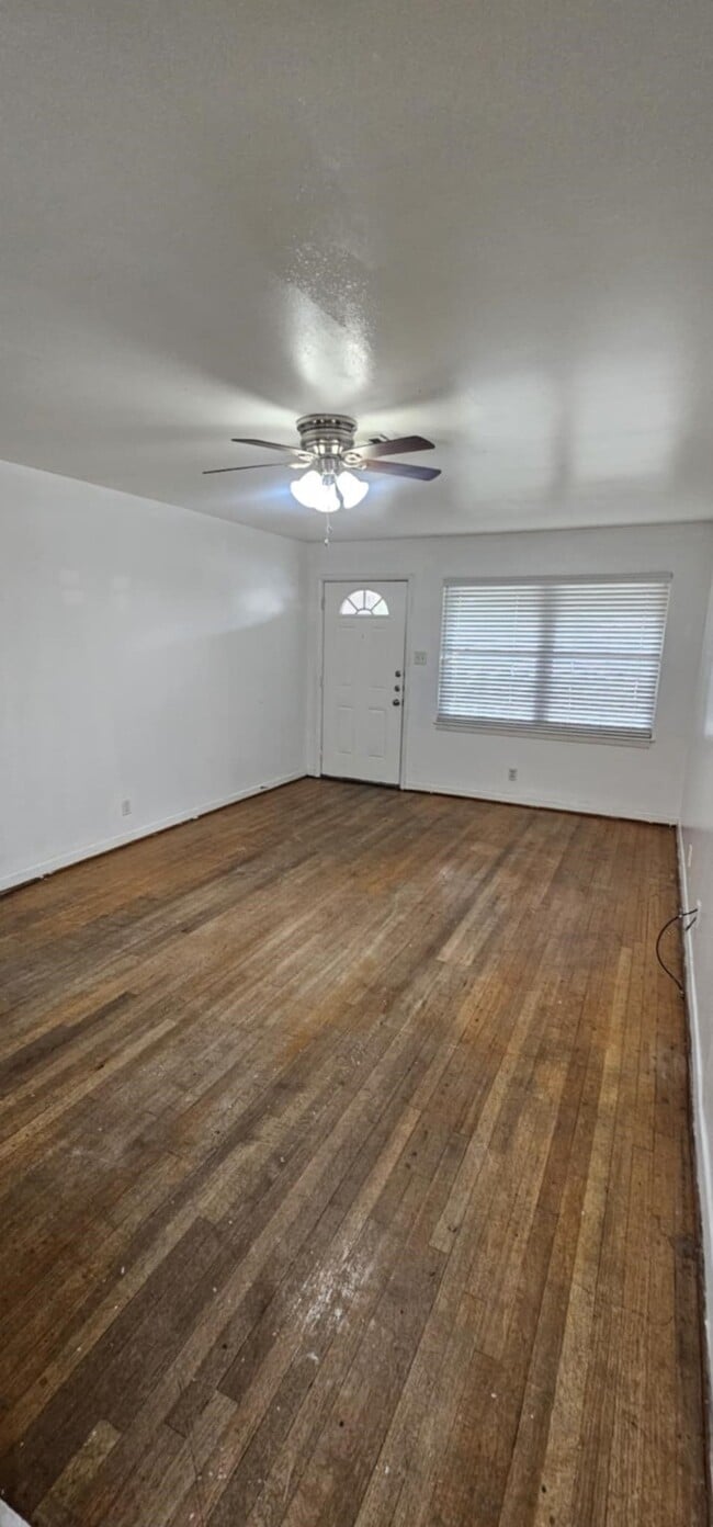 Building Photo - 9721 Foredale St