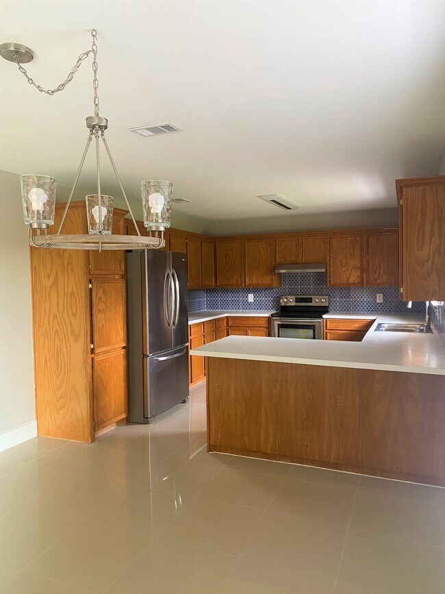 Building Photo - 2214 Mile 14 N