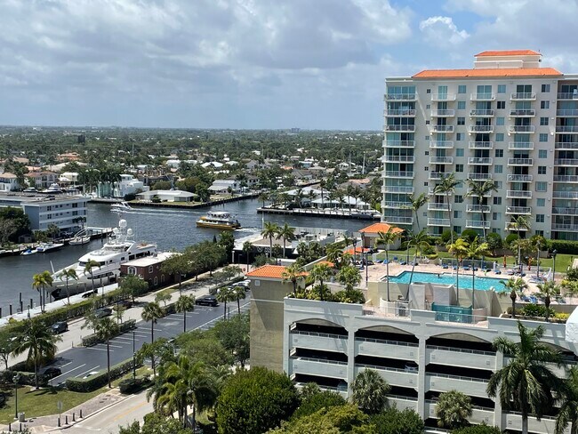 Building Photo - 3015 N Ocean Blvd
