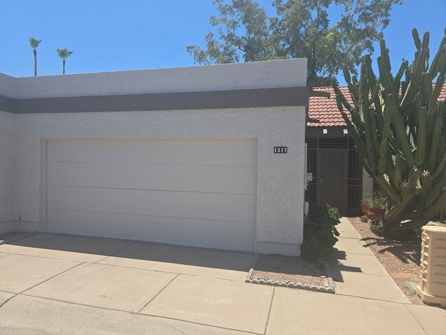Building Photo - great single level condo 2bd 2 bath condo ...