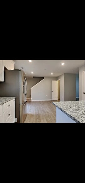 Building Photo - 349 Hunslet Cir