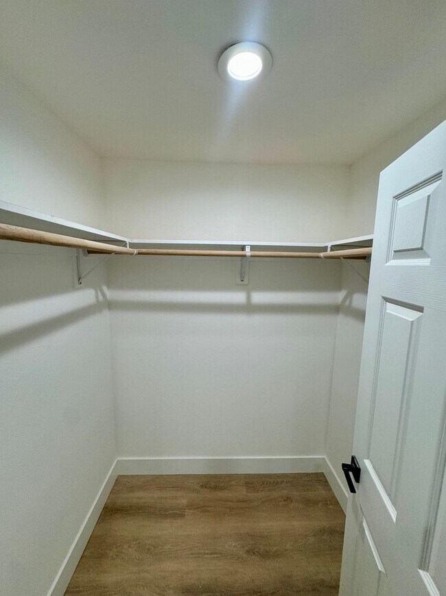 Building Photo - Large New Construction 3 bed 2 Bath Apartm...