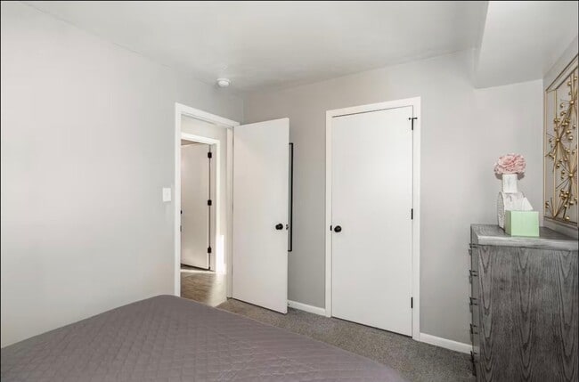 Building Photo - Beautiful Two Bedroom Apartment with Huge Yard Minutes From Hershey