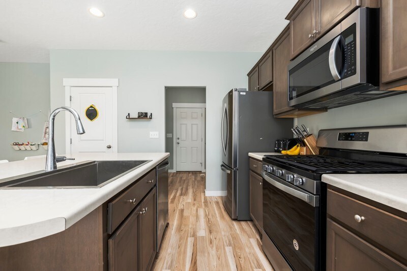 Building Photo - 4438 E Hurstbourne Dr