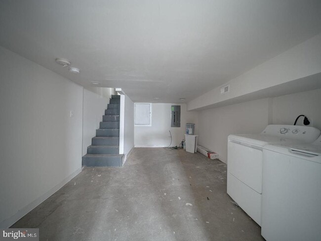 Building Photo - 417 N Collington Ave
