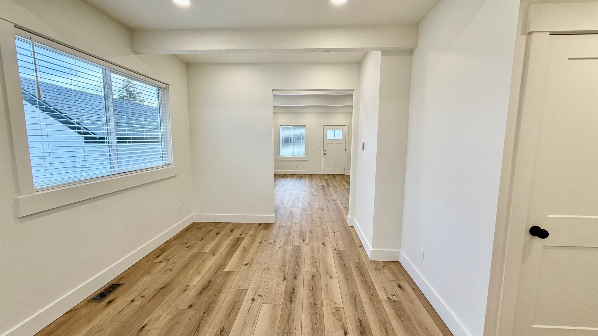 Building Photo - 145 N Byron Ave