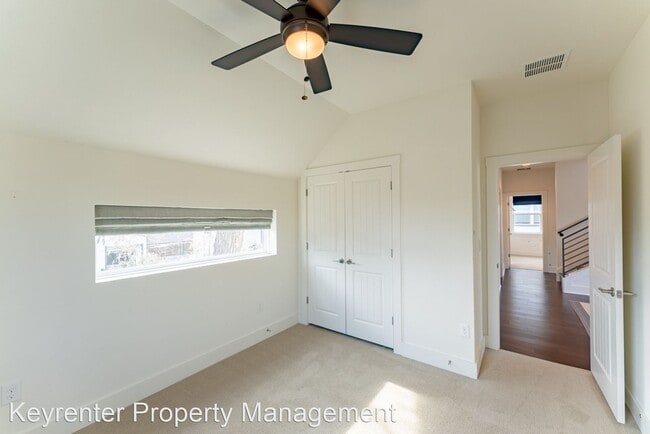 Building Photo - 3 br, 2.5 bath House - 3403 Neal St #A