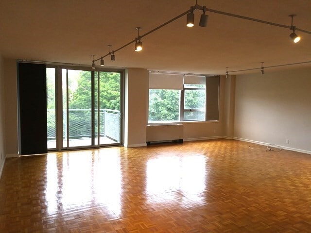 Building Photo - 80 Park 54 Park