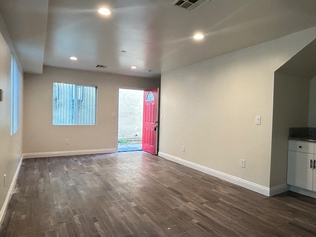 Building Photo - 213 1/2 E 84th Pl