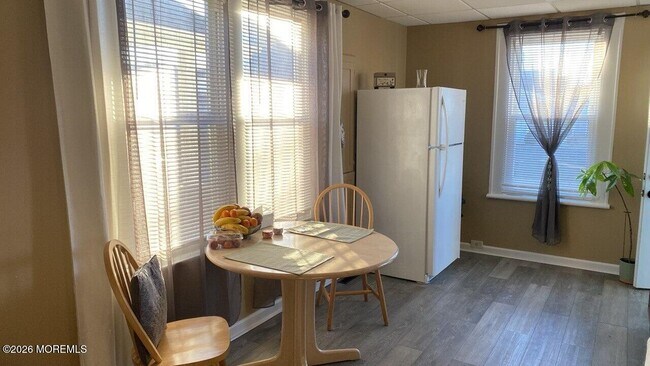 Building Photo - 119 14th Ave