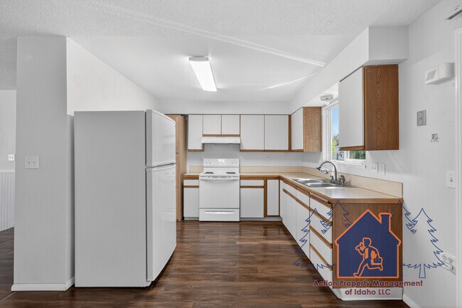 Building Photo - 510 Elmwood Dr