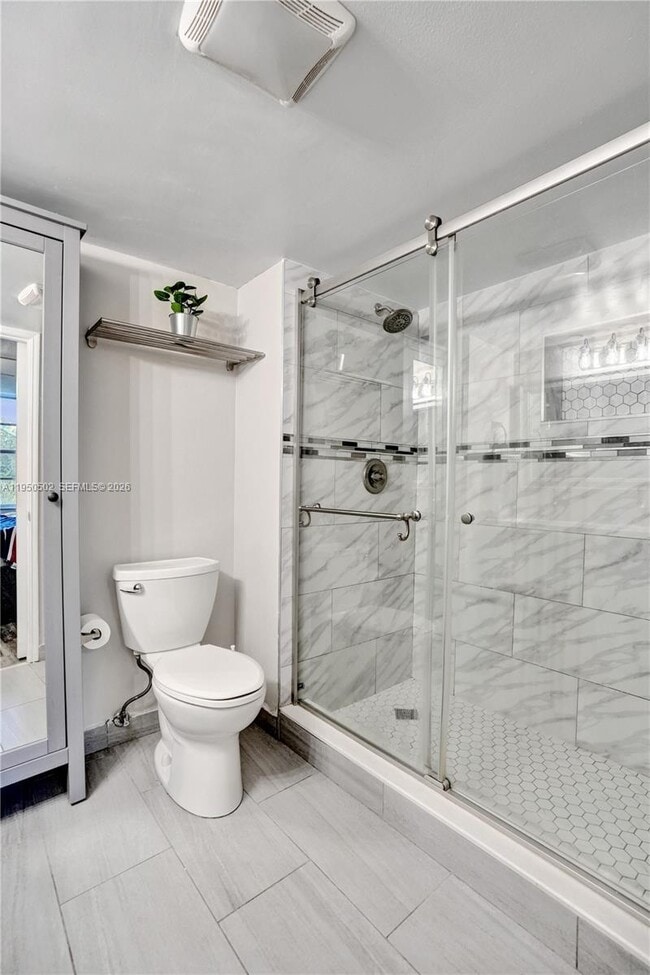 Building Photo - 9451 Live Oak Pl