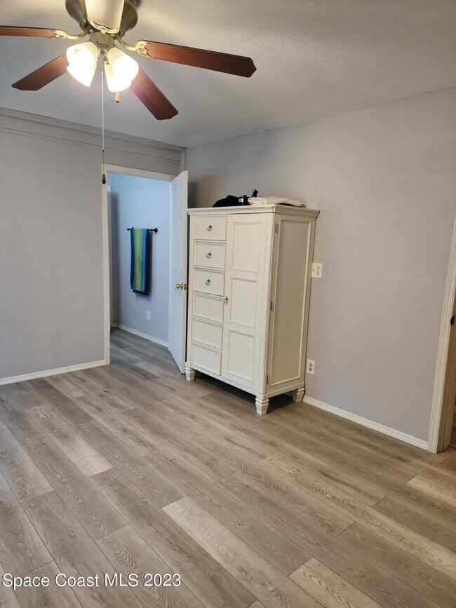 Building Photo - 388 Mac Arthur Cir-