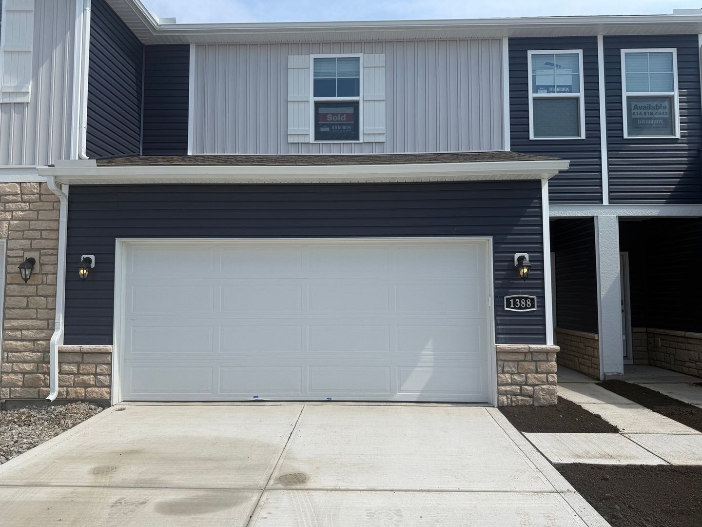Building Photo - 1388 Marinelli Dr E